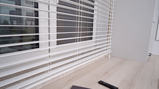 
										Imiteret træ persienner PVC
																						